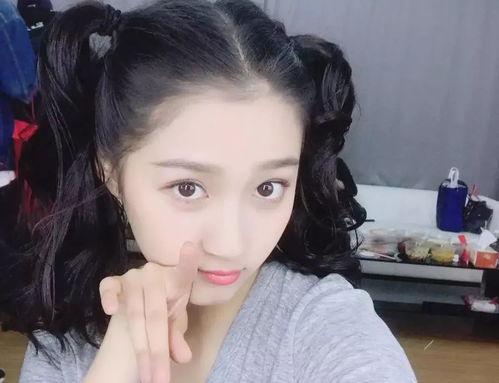 国产双马尾小视频 下载,青春活力，魅力四溢