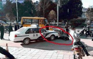 国产警车维修视频播放